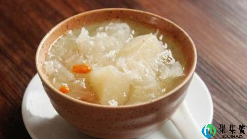 银耳放久了很黄能吃吗