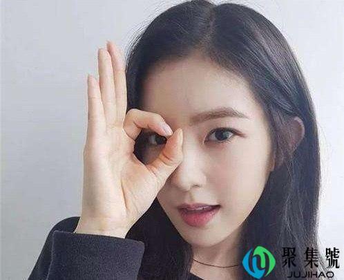 女生对男生比心的意思