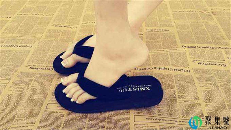 六寸六的脚多大