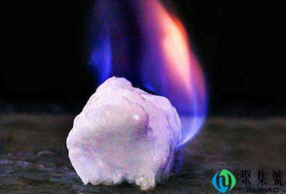 在哪个海域发现可燃冰