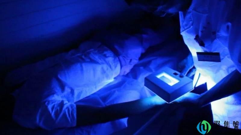 伍德灯和验钞灯的区别