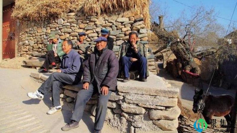 伸手不打笑脸人下一句