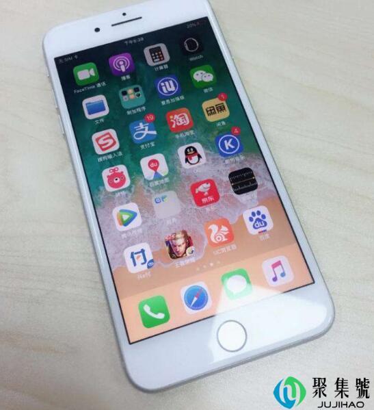 苹果xs和8p屏幕哪个大