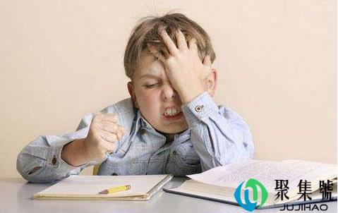 父母不爱女儿的表现