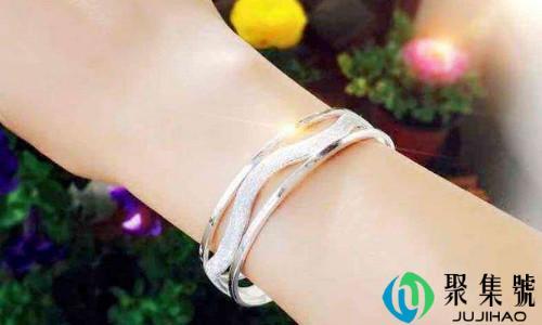 金镯子带左手还是右手