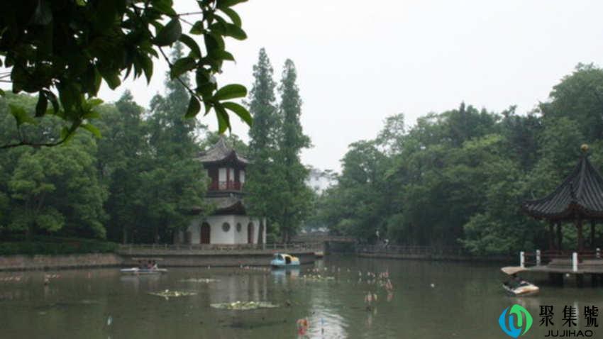 上海嘉定区是郊区吗