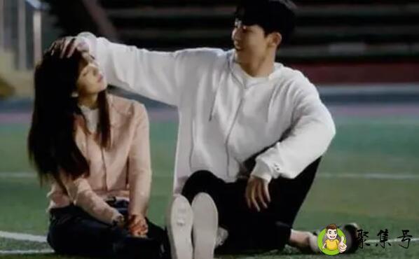 摸摸头是什么意思