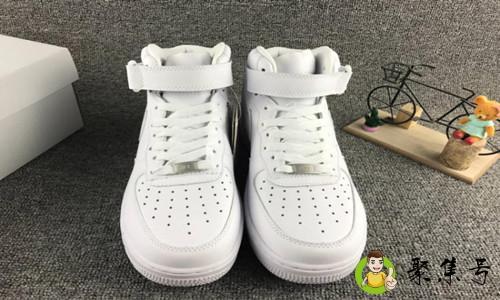 空军一号纯白和纯白经典区别