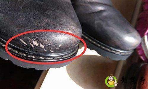 皮鞋蹭皮了的小妙招