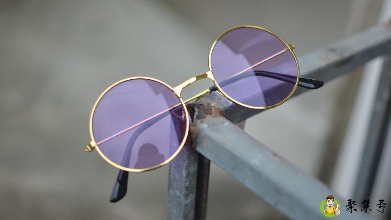 眼镜反光绿色和紫色的区别