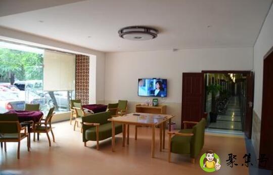 康养中心和养老院的区别