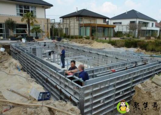 横梁和立柱一层层组合成的建筑骨架用术语讲叫什么