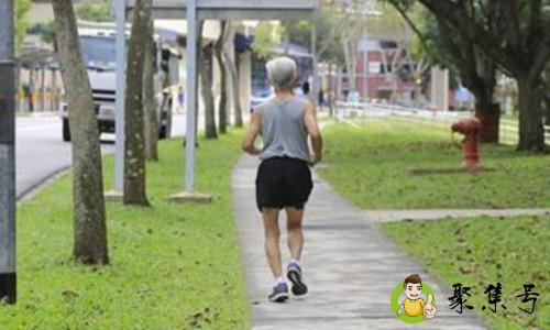 化妆跑步会对皮肤有害吗