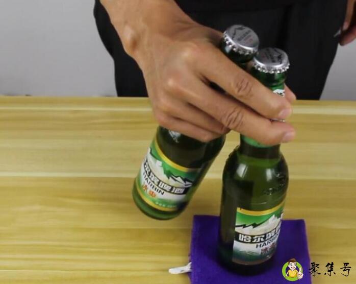 抖音一根筷子开啤酒的技巧