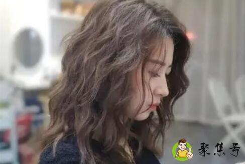 烫发前必须是油头吗