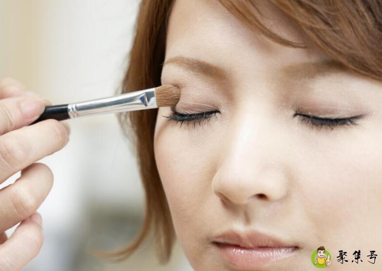 详细阅读:眼影方式技巧教程 眼影方式技巧教程
