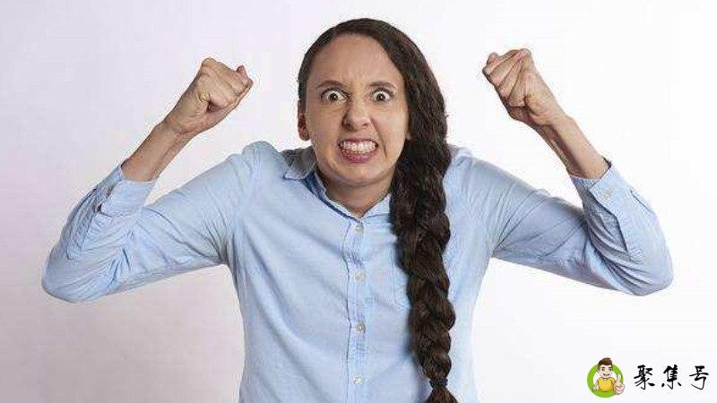 从容不迫的反义词