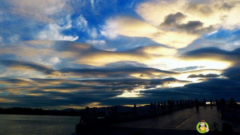 当时明月在曾照彩云归意思