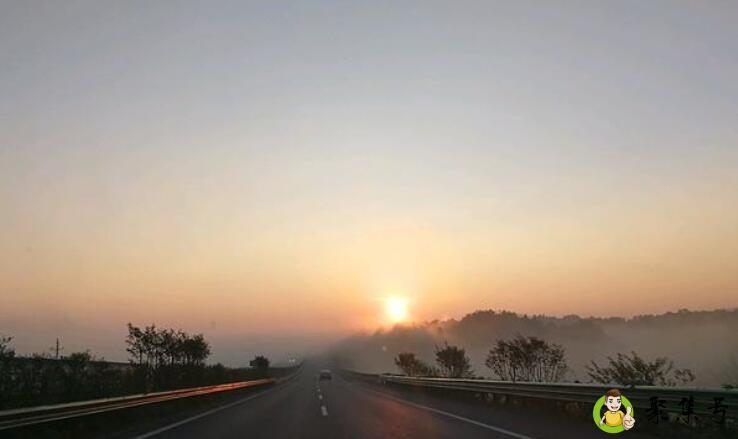 等到我来就出发的意思