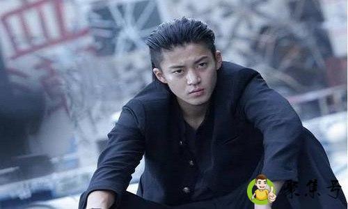 年上男是什么意思啊