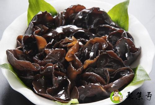 详细阅读:泡木耳用冷水还是热水比较好 泡木耳用冷水还是热水比较好