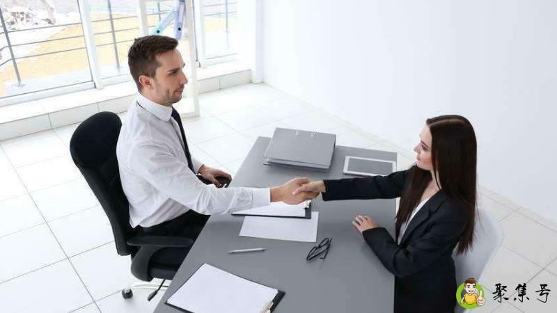 八字加一笔是什么字