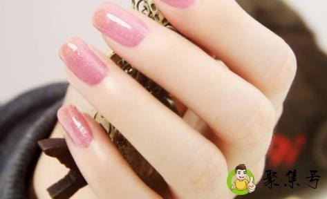 详细阅读:芭比甲和光疗甲的区别 芭比甲和光疗甲的区别