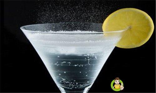 汤力水和苏打水的区别