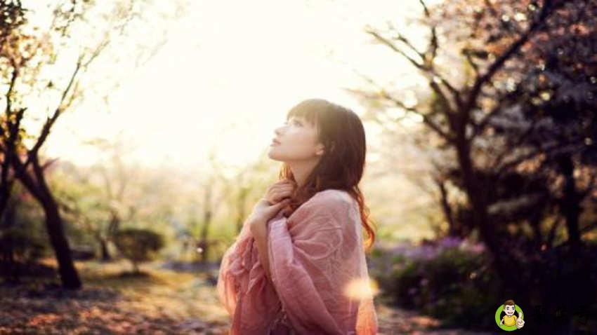 不温不凉无悲无喜一片荒芜意思