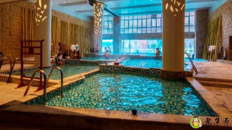 泡温泉需要穿内衣和内裤吗