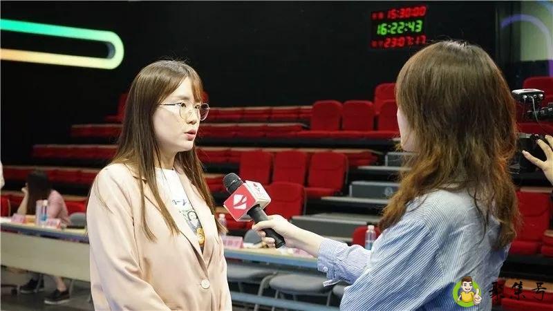 out晒头什么意思