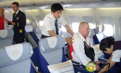 详细阅读:残疾人怎么坐飞机 残疾人怎么坐飞机