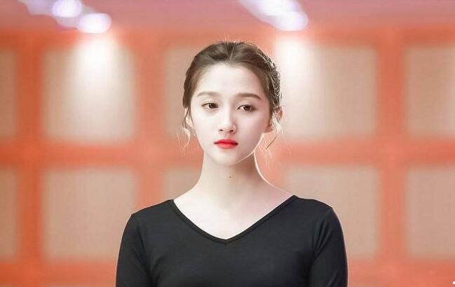 关晓彤高考成绩，为什么高考成绩这么好？