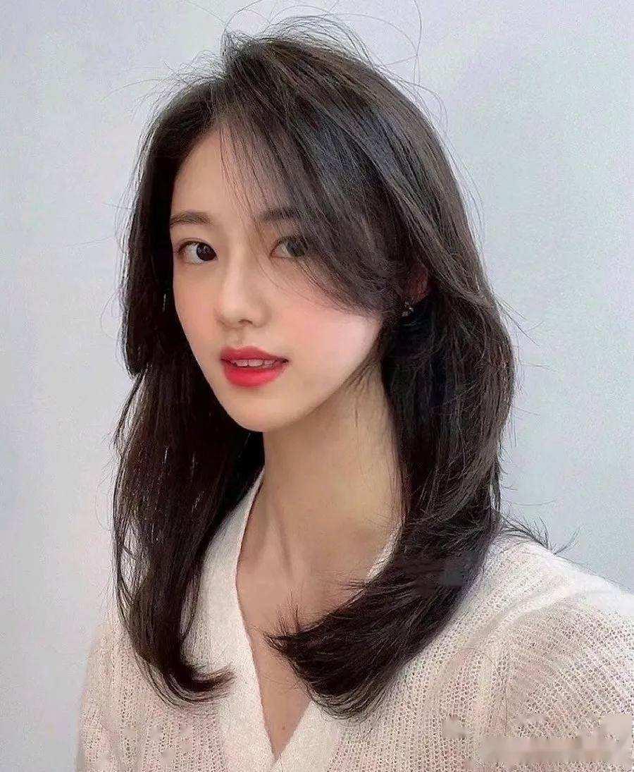 脸大剪什么发型好看图片，适合脸圆脸大的女生发型，一定要看看