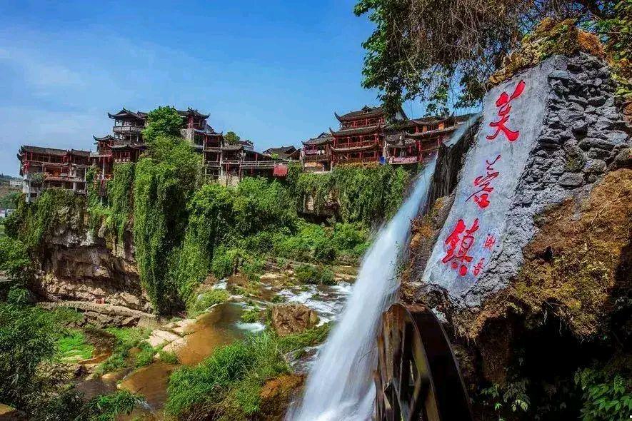 芙蓉镇在哪里？湘西芙蓉镇因一部电影而出名的旅游小镇